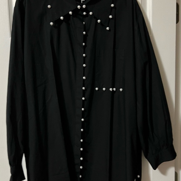 Black blouse with pearl trim - Picture 2 of 7